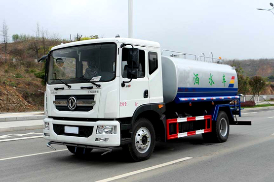 怎樣排除灑水車柴油機過早、過遲的噴油現象？