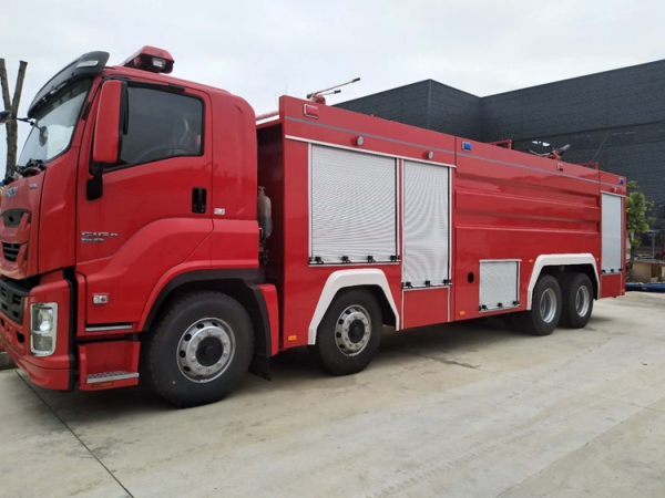 五十鈴前四后八干粉泡沫聯(lián)用消防車